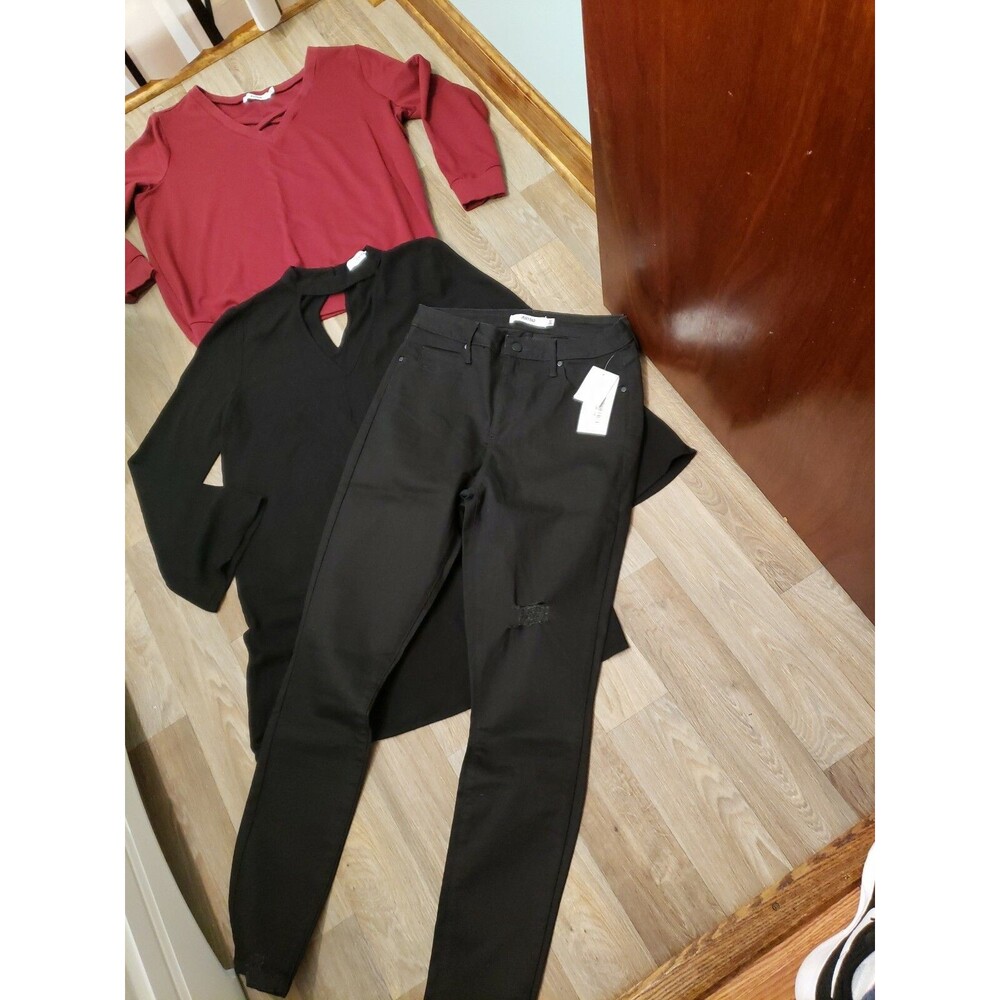 Woman's JUST FAB LOT Blk Jeans Distressed Sz:10 & 2 Tops Sz: L NEW WITH/WO TAGS!